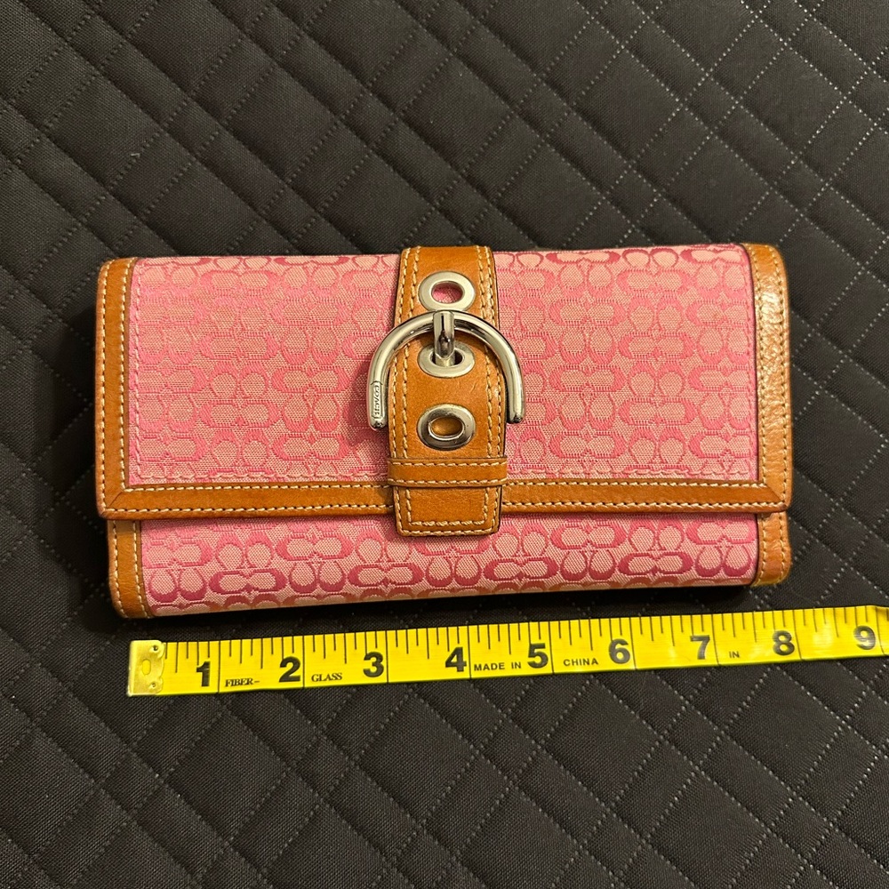 Coach • wallet